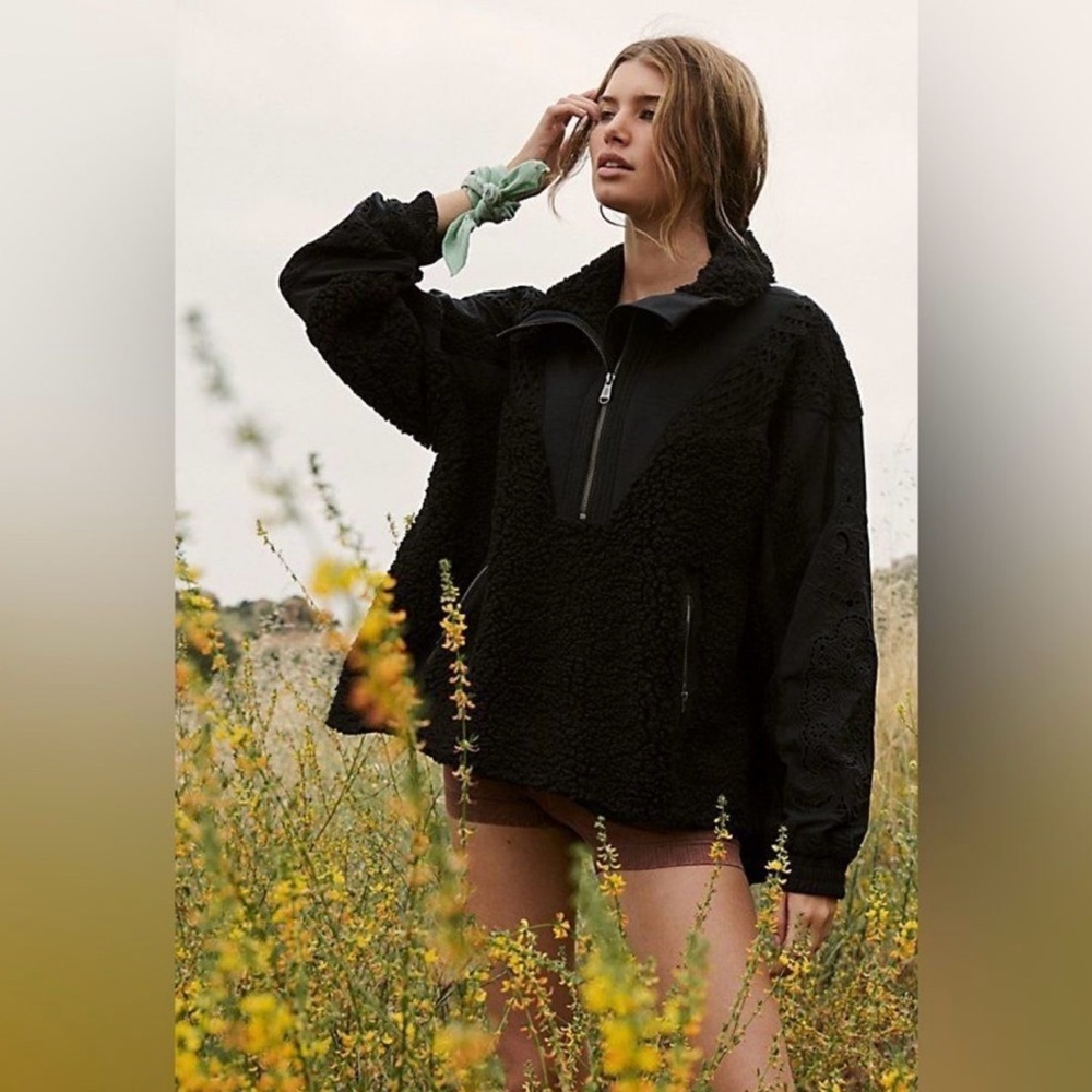 Free People x FP Movement + Care FP Seaside
Fleece/ size XS NWOT